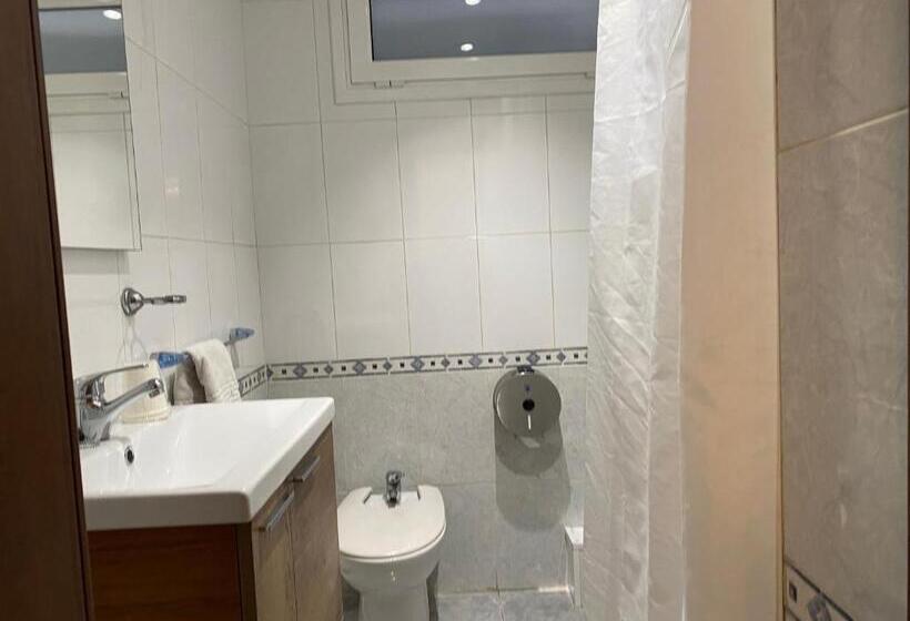 پانسیون Hostal Galicia Cardedeu