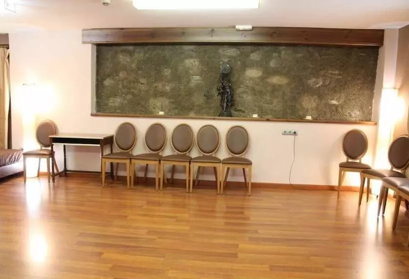 Majatalo Hostal Galicia Cardedeu