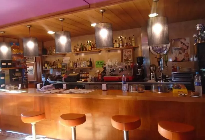 Majatalo Hostal Galicia Cardedeu