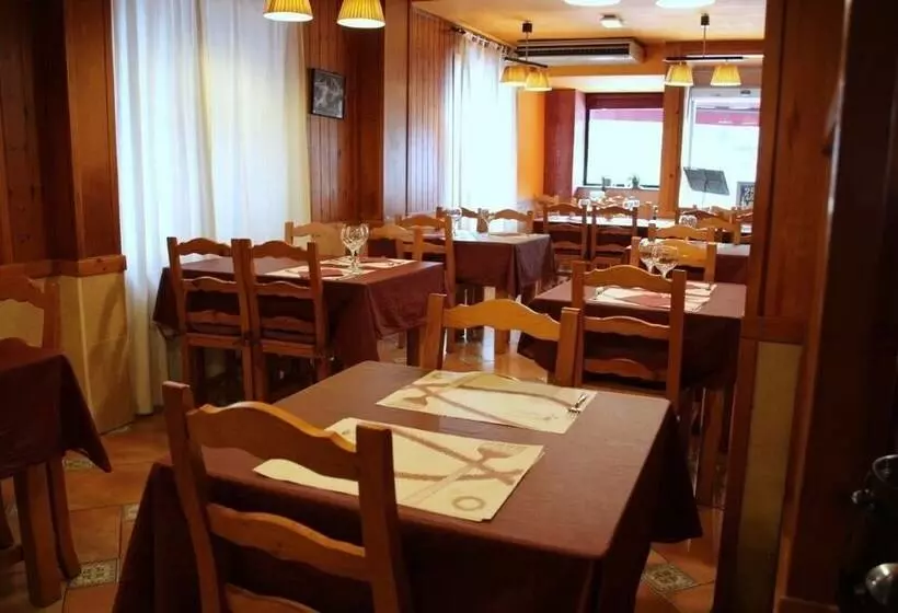 Majatalo Hostal Galicia Cardedeu