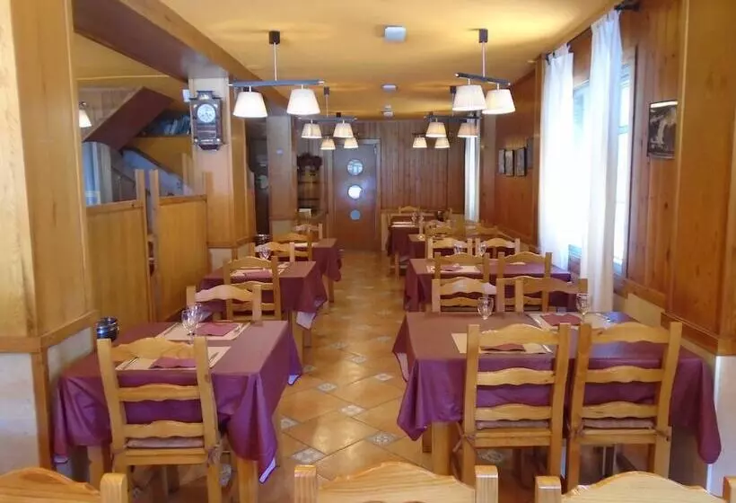 Majatalo Hostal Galicia Cardedeu