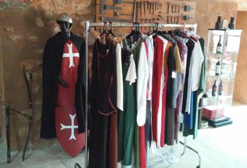 بنسيون Castillo De Grisel