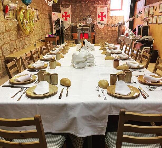 بنسيون Castillo De Grisel