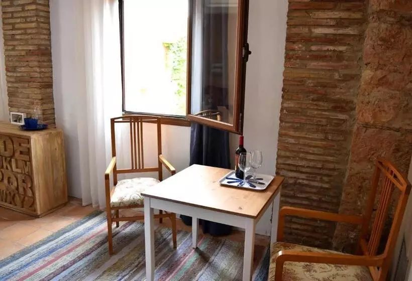 Pensione Castillo De Grisel