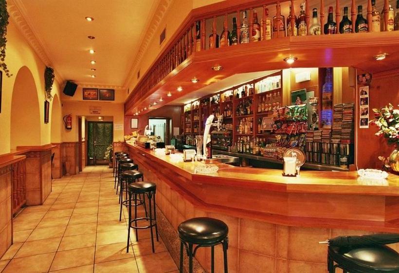 펜션 Hospedería El Convento