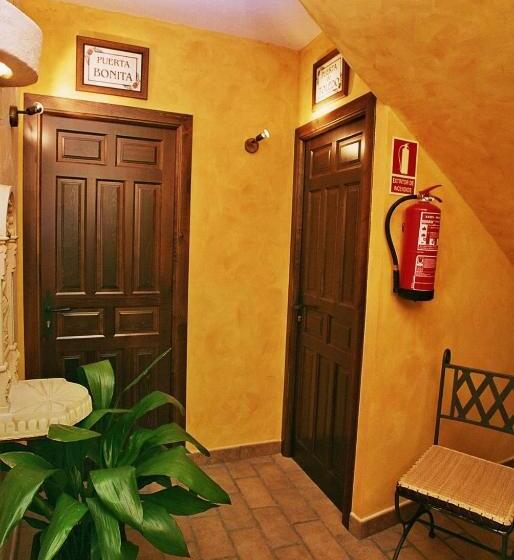 펜션 Hospedería El Convento