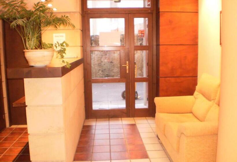 پانسیون Hostal Patron