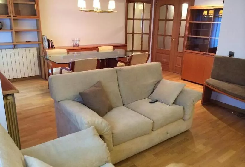 Apartaments I Habitacions Can Morera Olot