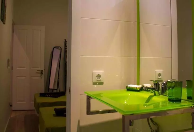 پانسیون Colors Rooms