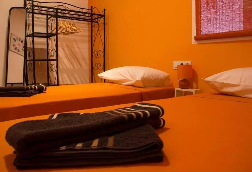پانسیون Colors Rooms