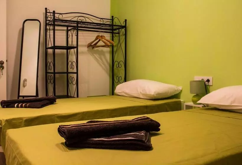 پانسیون Colors Rooms