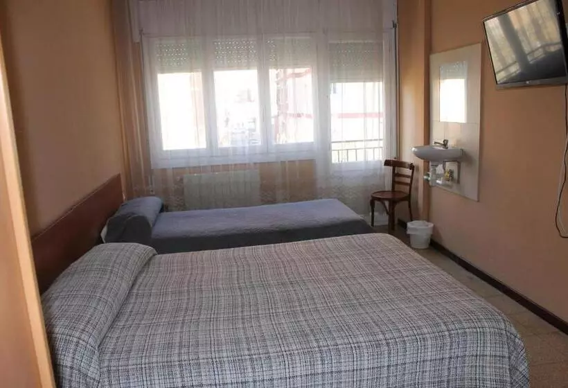 ペンション Hostal Cal Siles