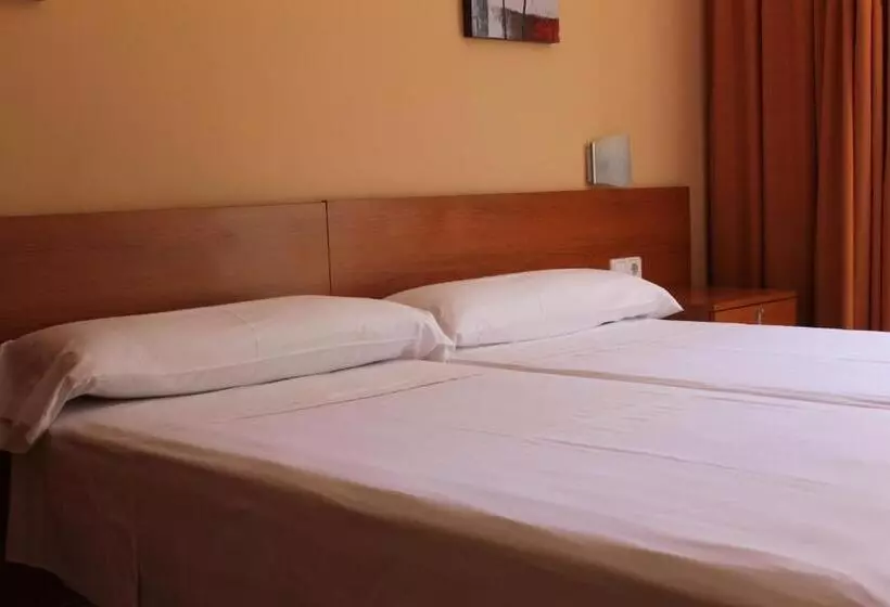 ペンション Hostal Cal Siles