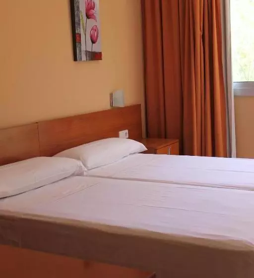 ペンション Hostal Cal Siles