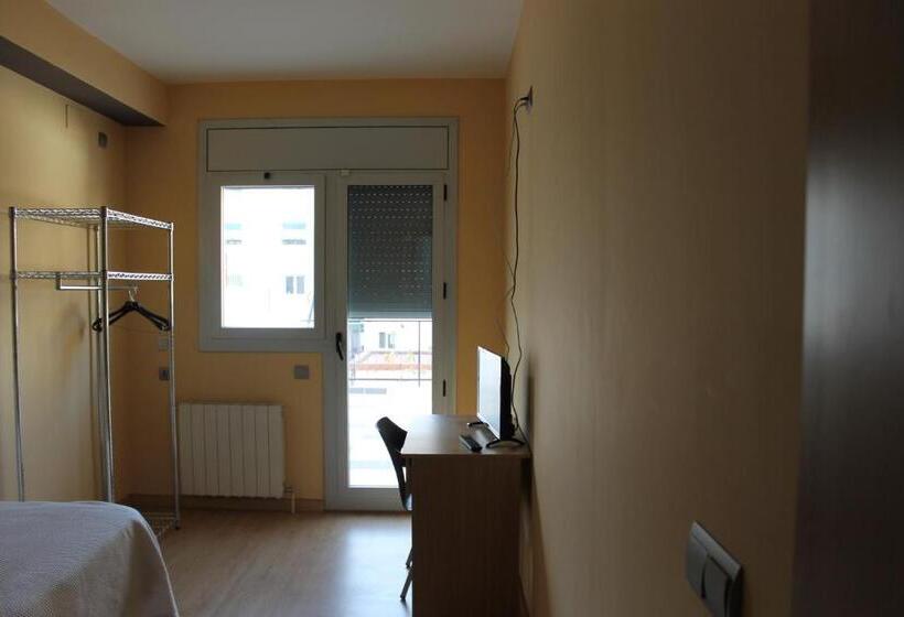 پانسیون Hostal Cal Siles