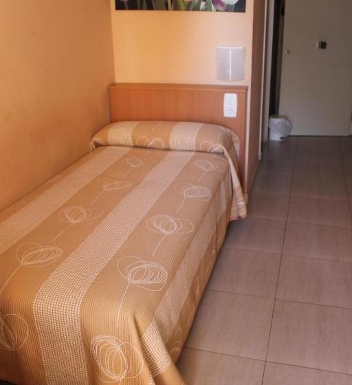 پانسیون Hostal Cal Siles