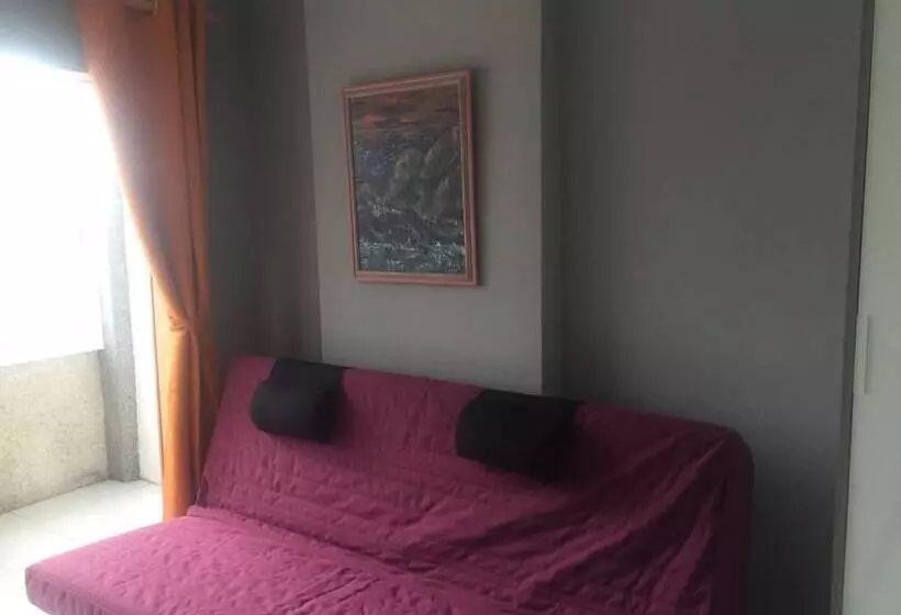 Majatalo Hostal Emporda