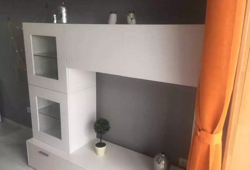 Majatalo Hostal Emporda