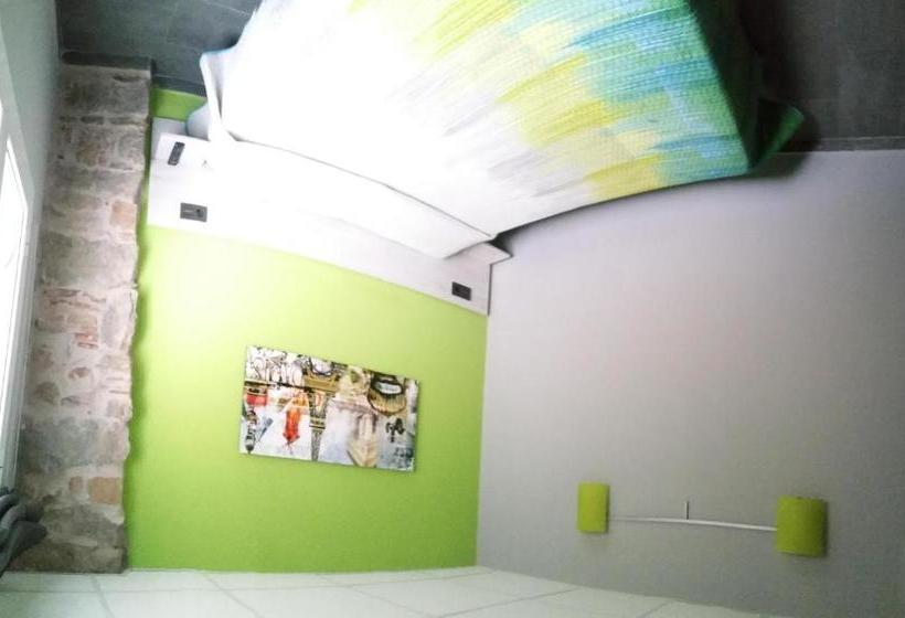 膳宿费 Hostal Manila