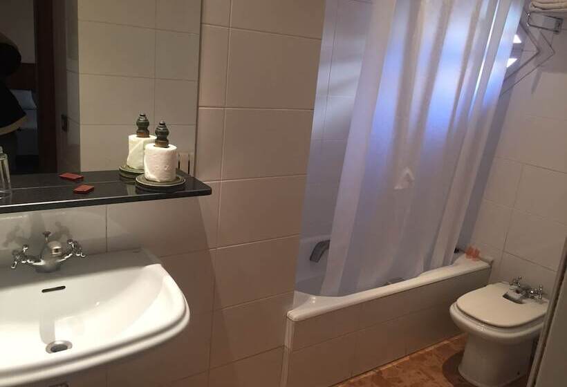 ペンション Hostal Victor