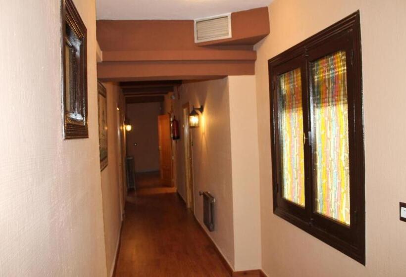 بنسيون Hosteria Verahouse