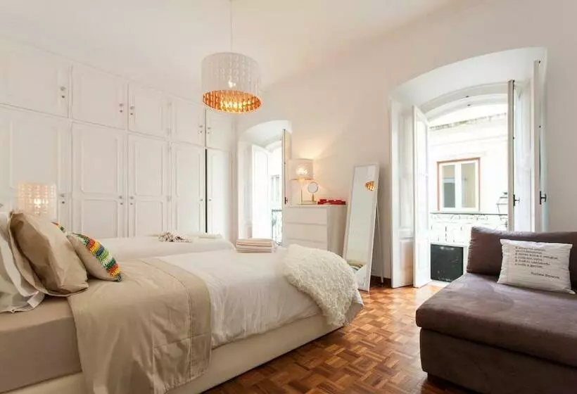 Majatalo Ginjinha House   4 Rooms   Bairro Alto   With Ac!