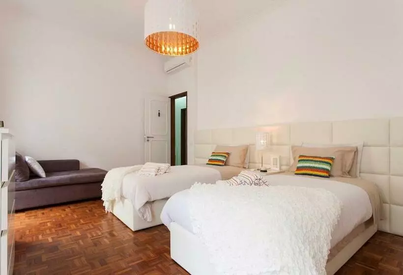 Majatalo Ginjinha House   4 Rooms   Bairro Alto   With Ac!