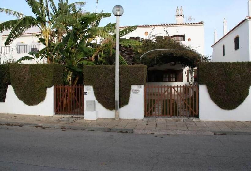 بنسيون Roulito S Guest House