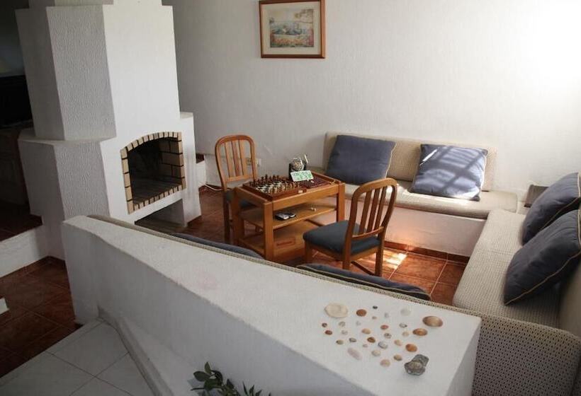 بنسيون Roulito S Guest House