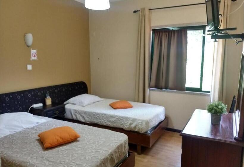 پانسیون Residencial Montanhês