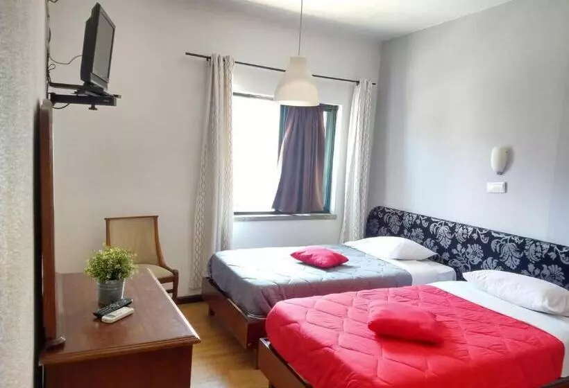 ペンション Residencial Montanhês