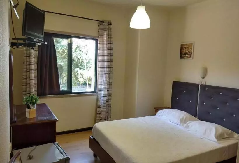 ペンション Residencial Montanhês