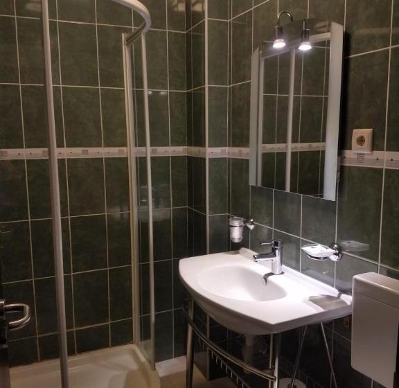 پانسیون Residencial Montanhês