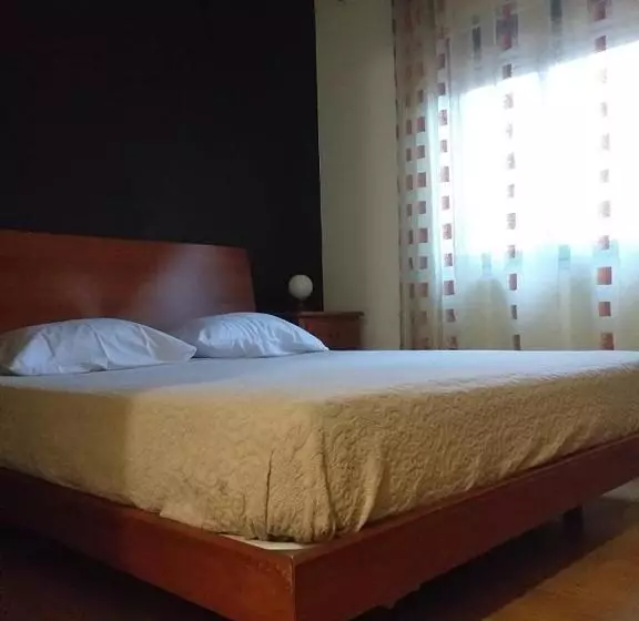 ペンション Residencial Montanhês