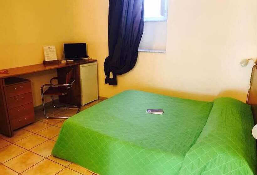 بنسيون Corato Room Economy