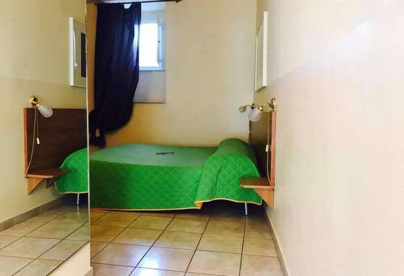 بنسيون Corato Room Economy