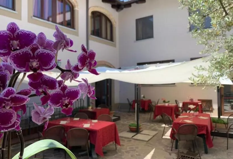 ペンション La Crota Ristorante E Camere Da Danilo Dal 1983