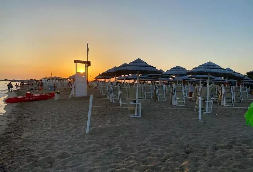 Hotelli Tenuta Palmira Agriturismo