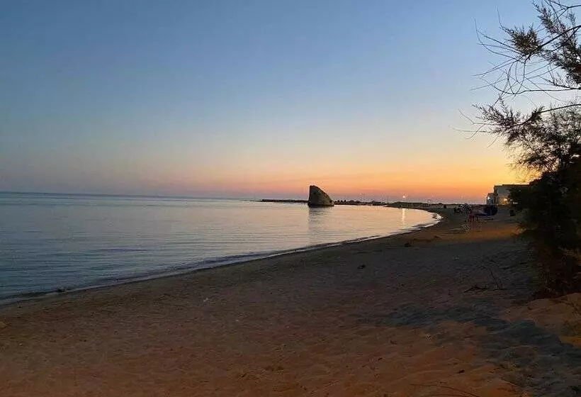 Hotelli Tenuta Palmira Agriturismo