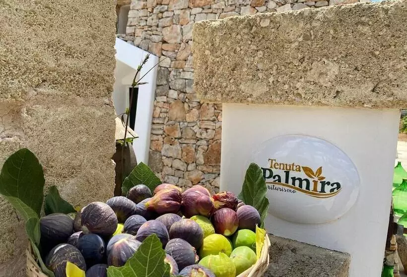 Hotelli Tenuta Palmira Agriturismo