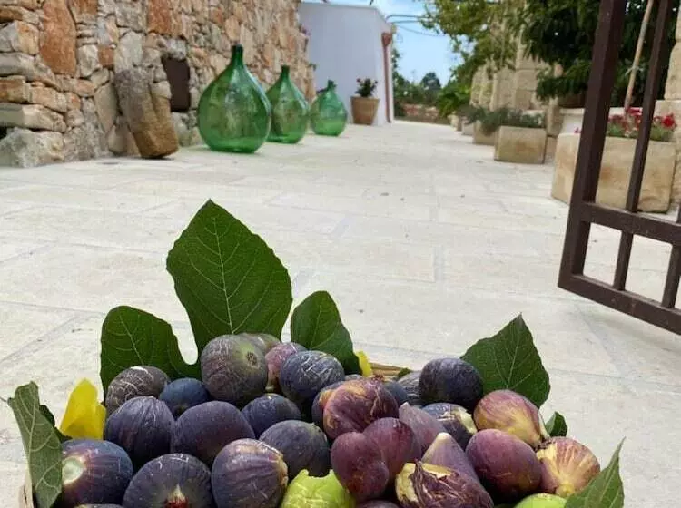 Hotelli Tenuta Palmira Agriturismo