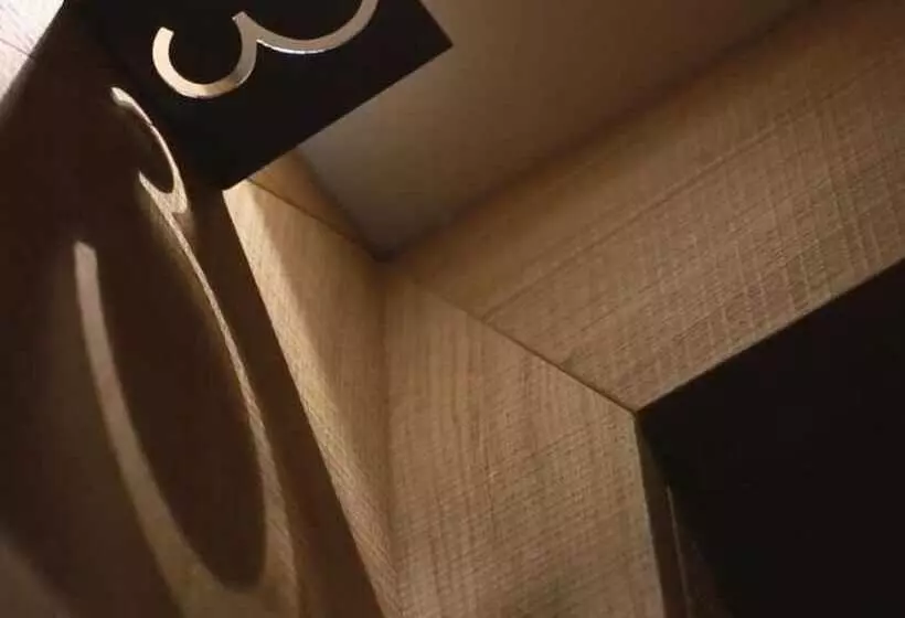 هاستل Locanda Black And White Sondrio