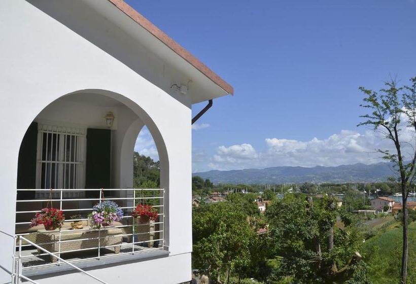 پانسیون Villa Porto Sul Magra