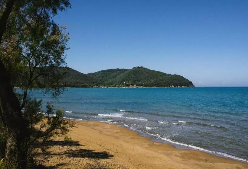 ホテル Torre Di Baratti Bio Resort