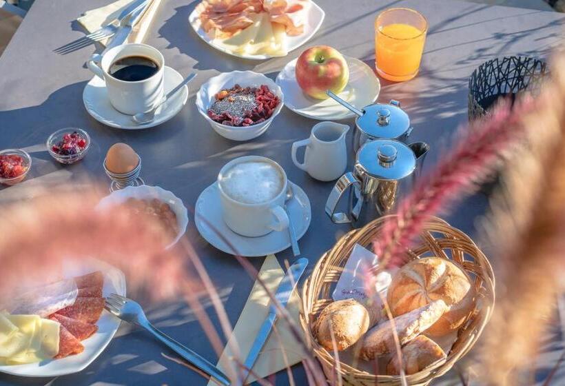 膳宿费 Garni Vinea Montis