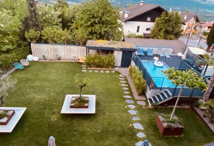 膳宿费 Garni Vinea Montis