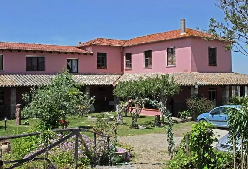 هتل Agriturismo Santu Marcialis