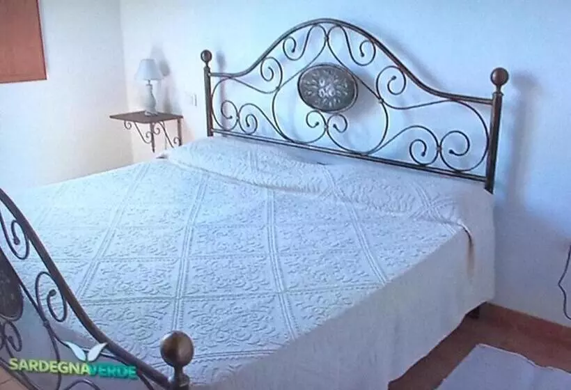 هتل Agriturismo Santu Marcialis