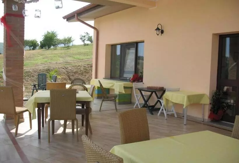 ホテル Agriturismo La Steccaia Alta