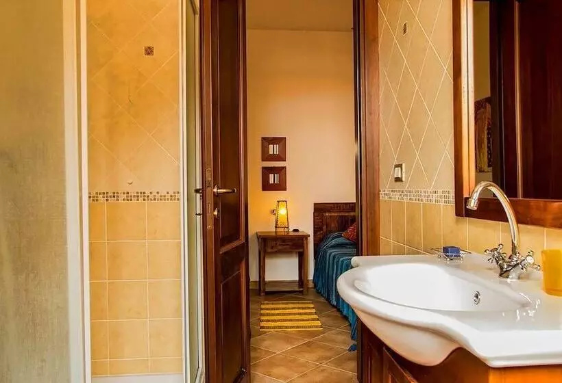 ホテル Bioagriturismo La Quercia